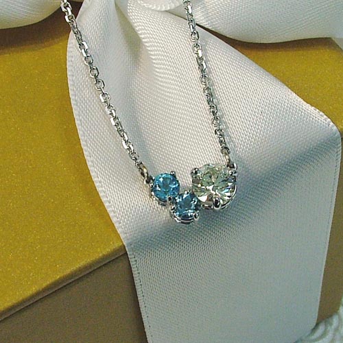 Circle pendant made from wedding ring