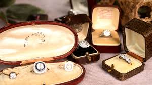 Antique Old Mine Cut diamond ring in vintage jewelry box