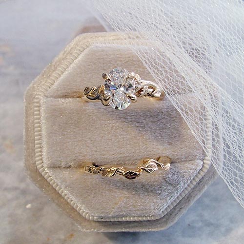 custom engagement ring